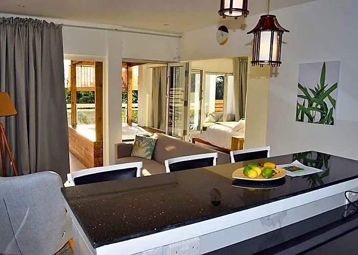 Venlia Hotel 4*